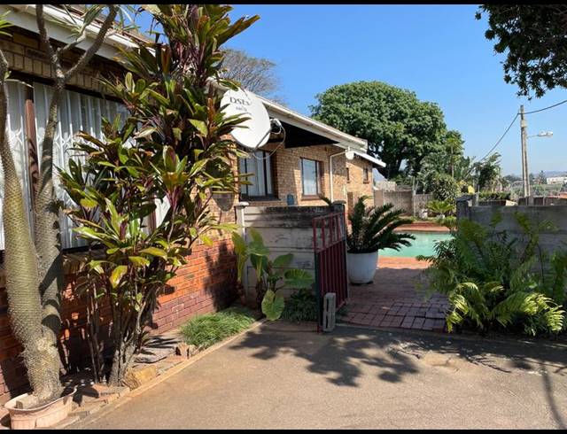 3 BEDROOM HOUSE FOR SALE IN SEA VIEW
